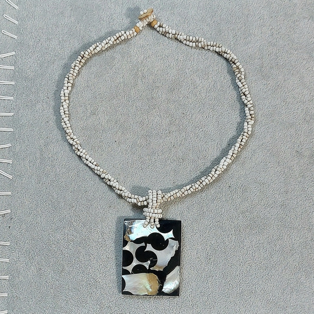 Vintage 80s Mother of Pearl Inlay Seed Choker Necklace